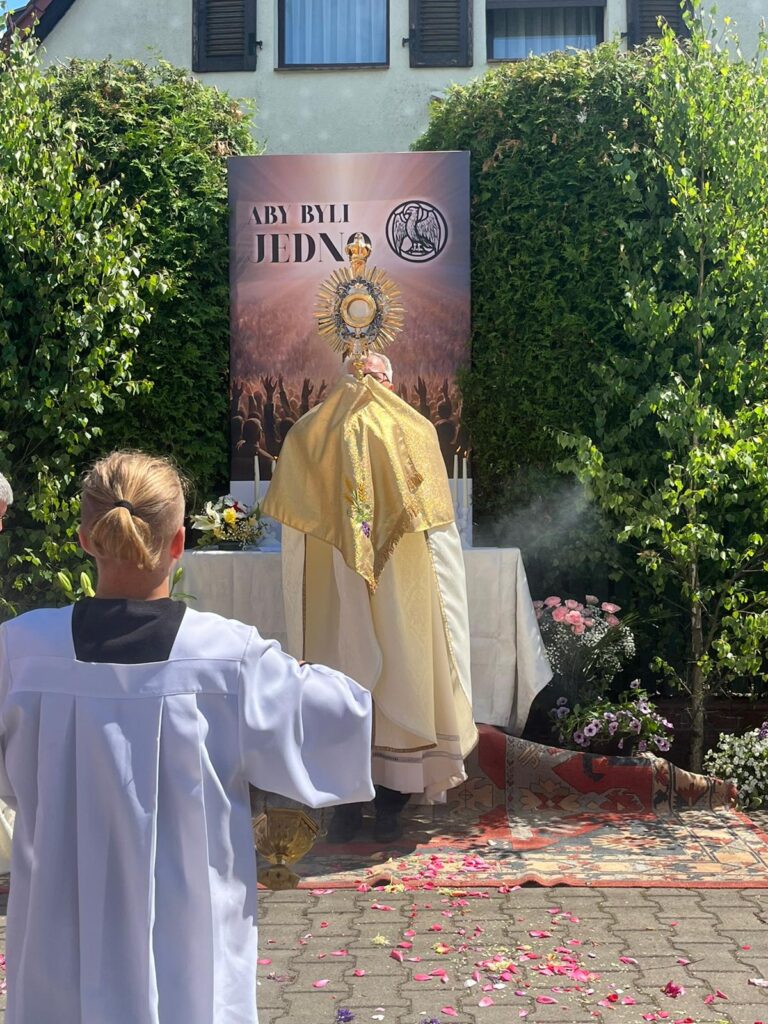 e6e5ae78-10a8-4b97-9f99-130507a8911a